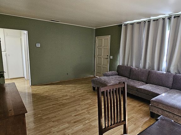 2nd image of 604 W Colorado Blvd APT A
