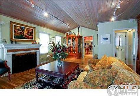 3rd image of 207 Nottingham Blvd