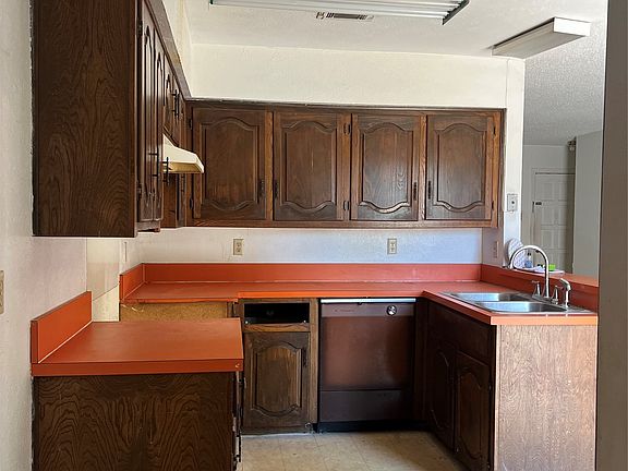 3rd image of 10034 Hymie Cir
