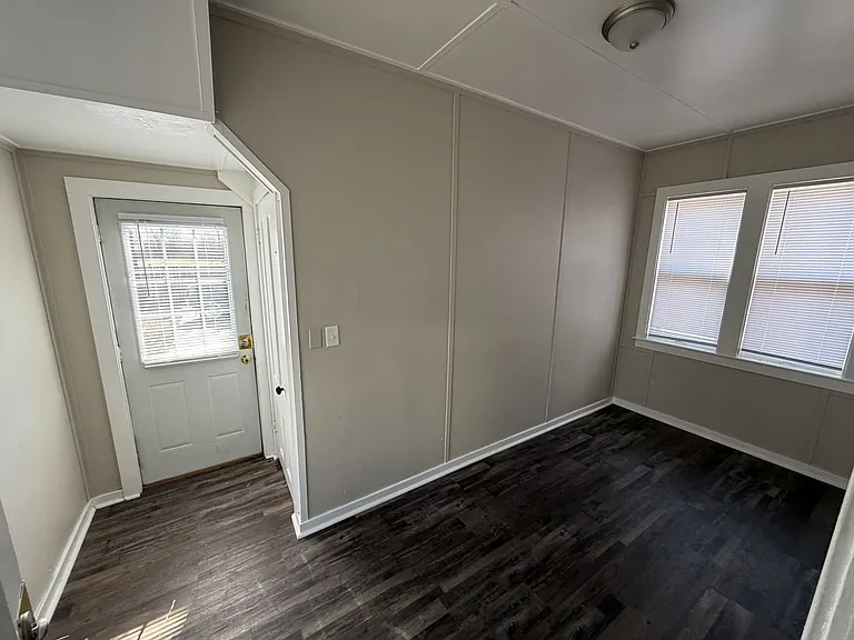 328 Kenwood Ave #1 — Photo 8