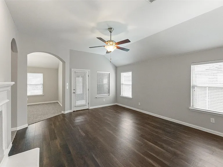 1004 Water Garden Cir — Photo 23