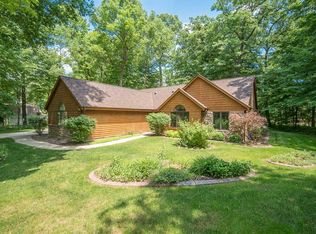 1062 Heather Ln, Hartford, WI 53027