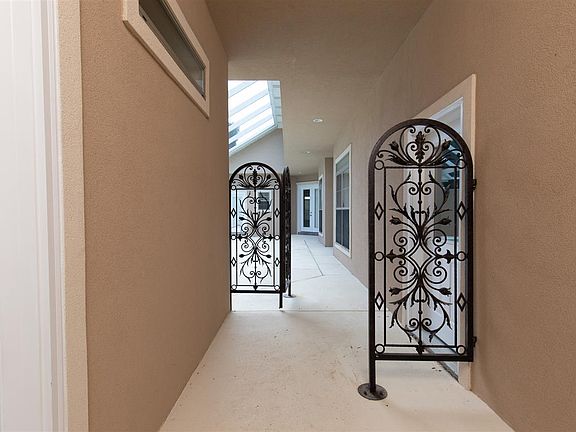2nd image of 1349 Autumn Breeze Cir