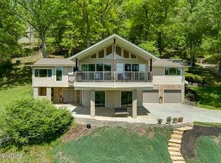 11415 Berry Hill Dr, Knoxville, TN 37931