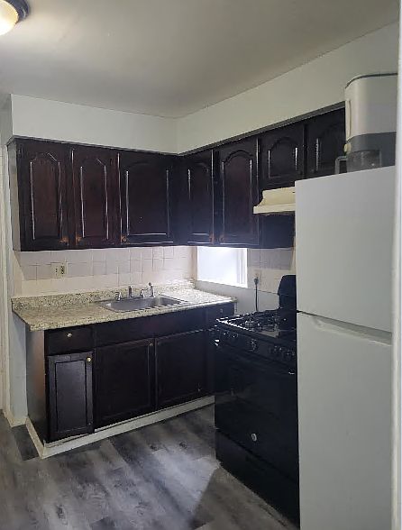 2nd image of 121 W Parmenter St #4