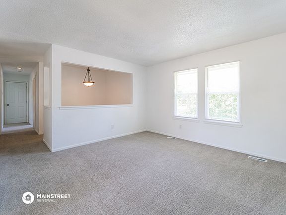 4th image of 10725 McKinley Ct
