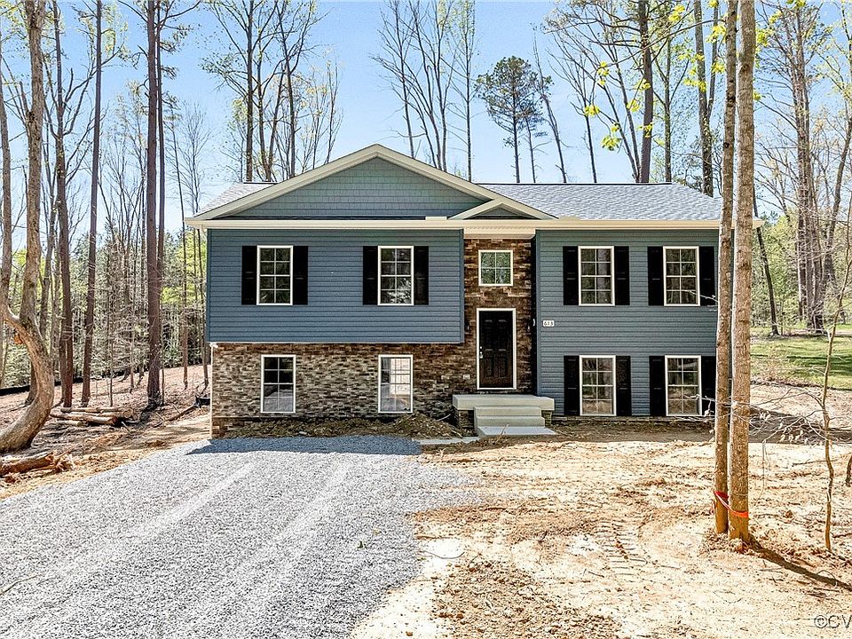 1st image of 613 Clover Hill Dr
