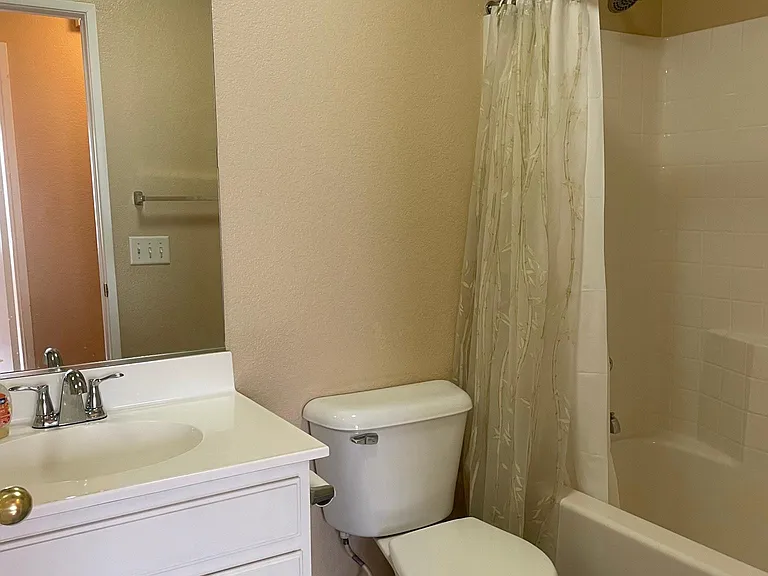 1838 Hart St — Photo 7
