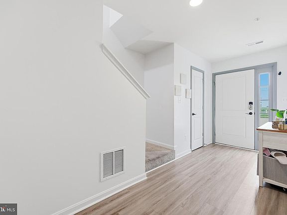 3rd image of 520 Abigail Ave