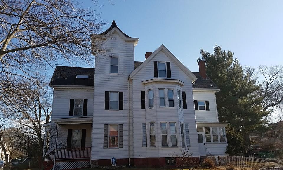 2nd image of 15 Tapley St