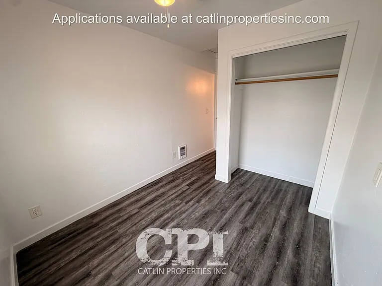 801 Columbia St — Photo 15
