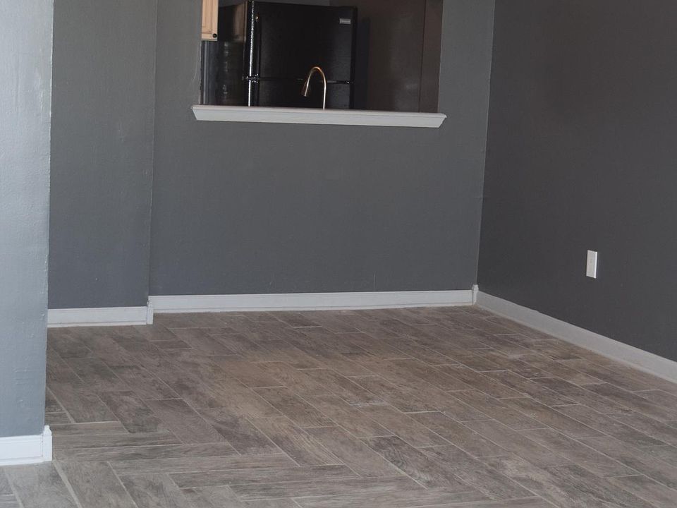 Living/Dining Area
