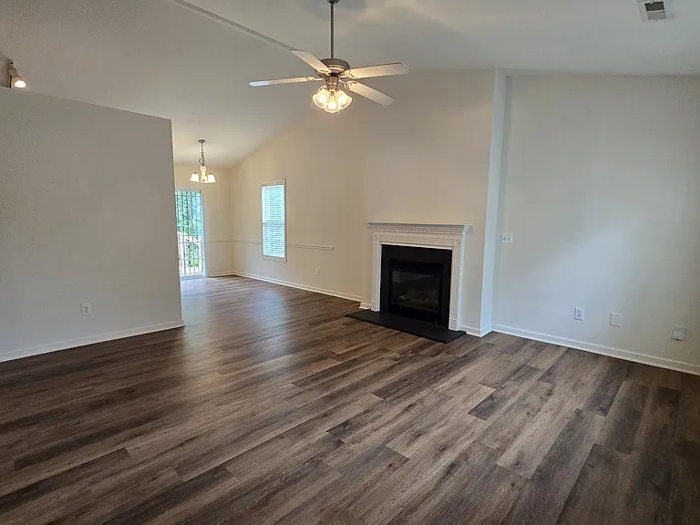 2447 Mid Salem Dr — Photo 3