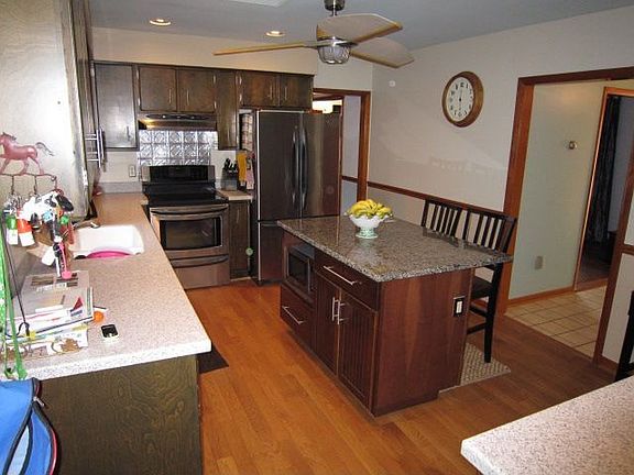 5th image of 721 Bon Haven Dr