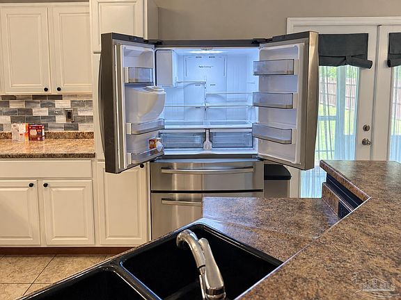 5th image of 3011 N 38th Ave
