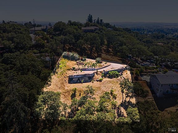 2nd image of 616 Vista Grande Place