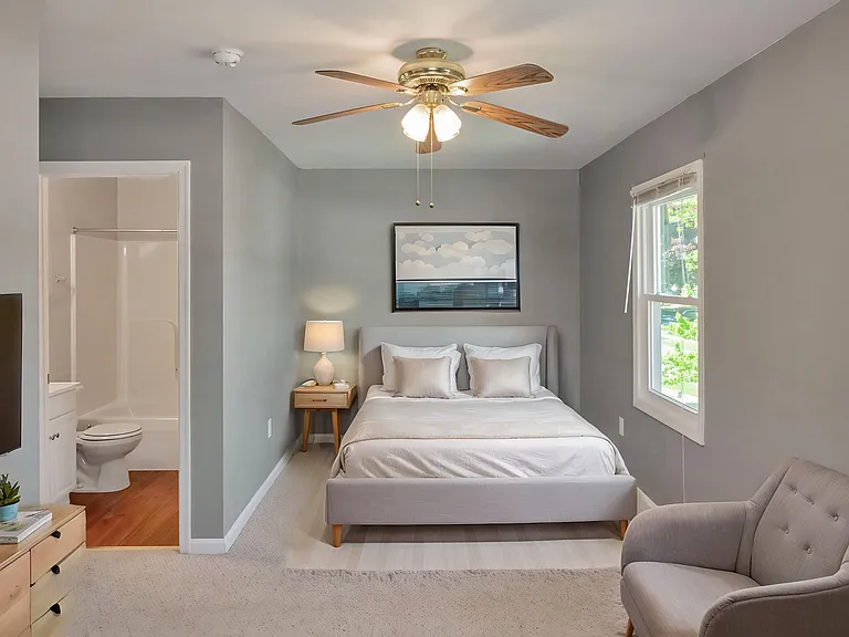 825 Yvette Dr #2 — Photo 6