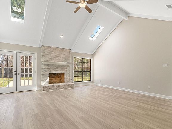 5th image of 42 Westchester Ct
