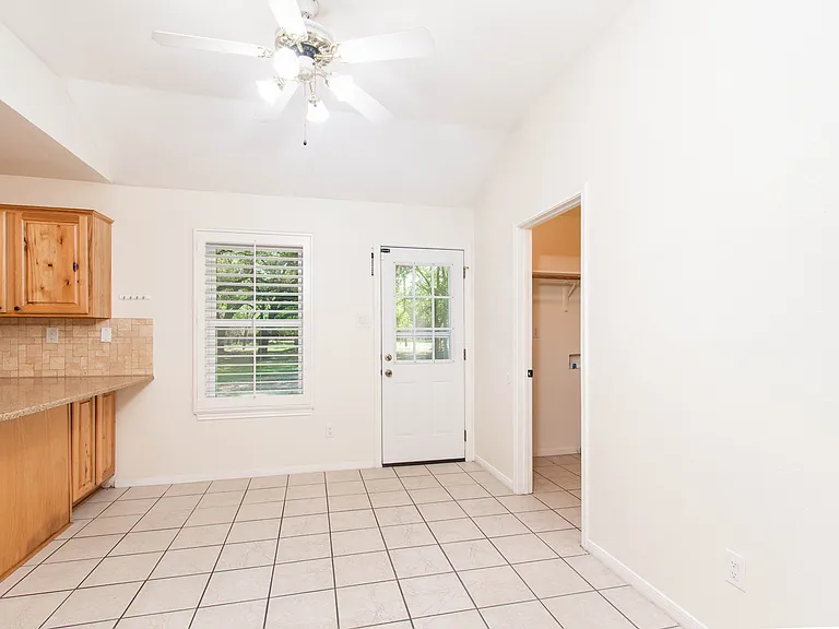 11 Basswood Ct — Photo 6