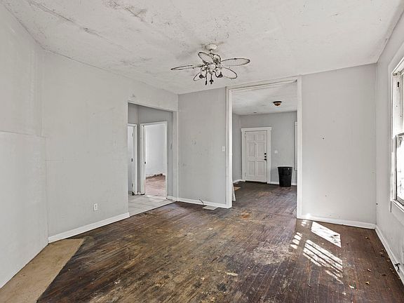 3rd image of 143 Edwards Ave