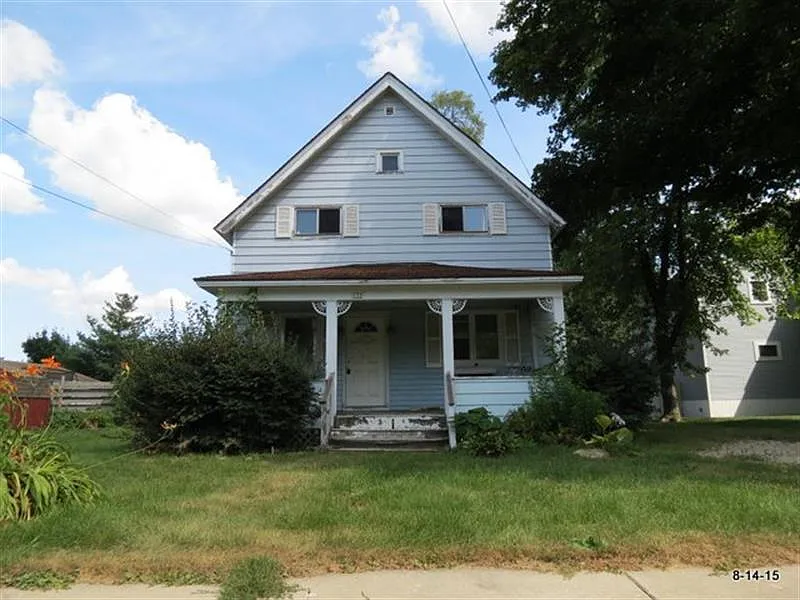 132 Howard St photo 1