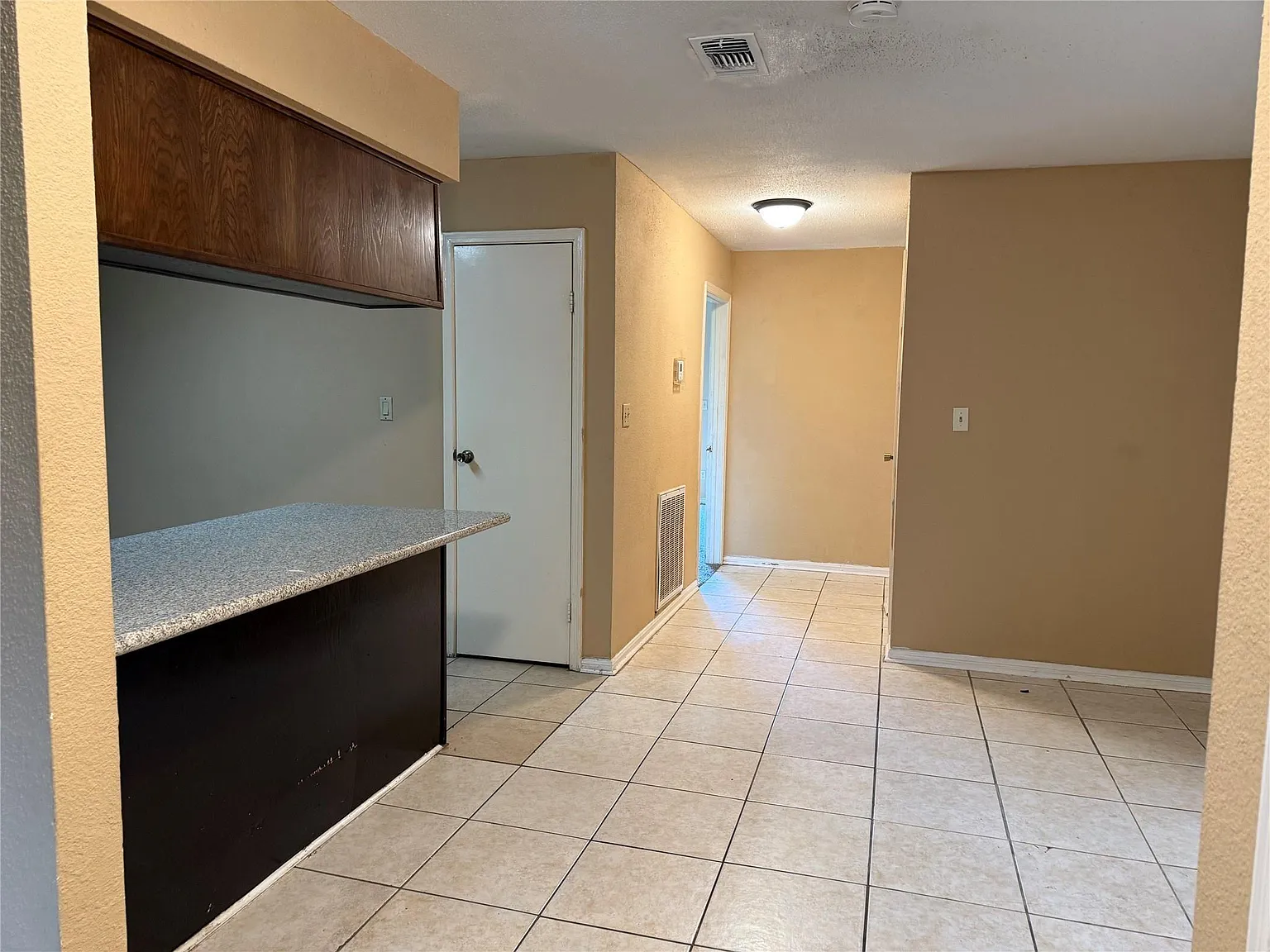 3 bed, 2.0 bath, 1700 sqft, $1,850 — Photo 4