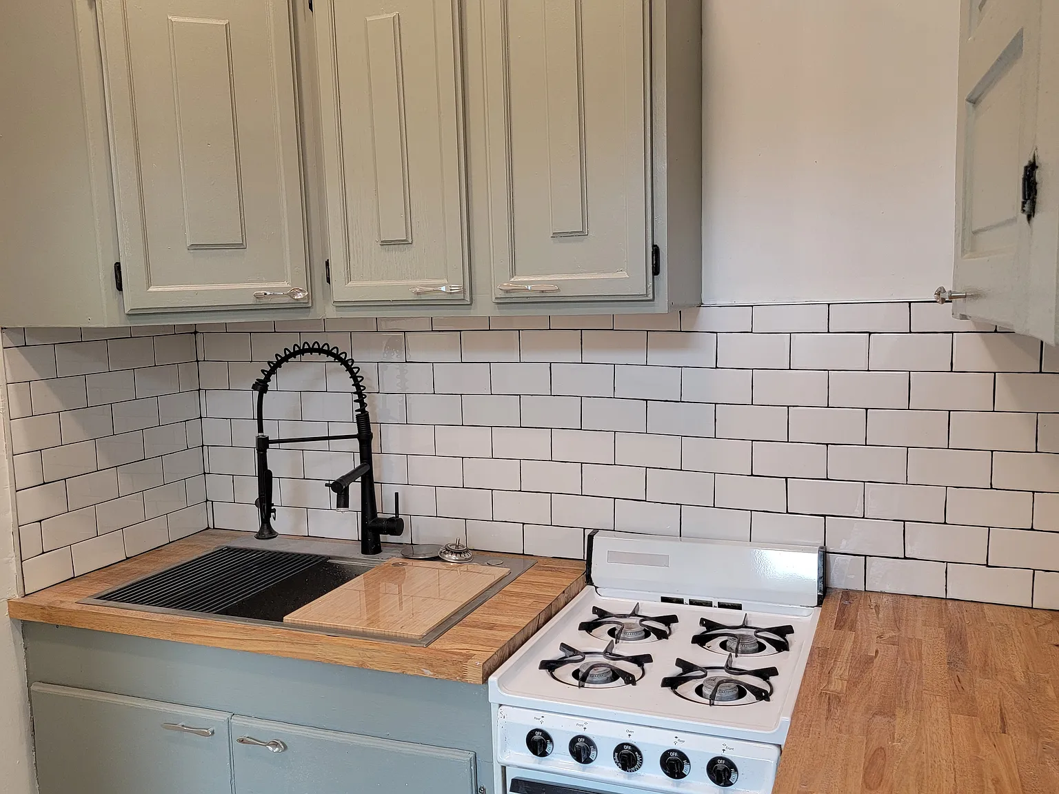 1 bed, $995 — Photo 1