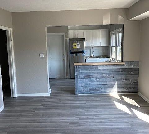 2nd image of 2103 Lewis Dr #2