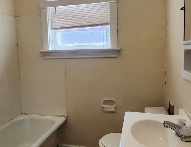 3700 Bates St #1F — Photo 3