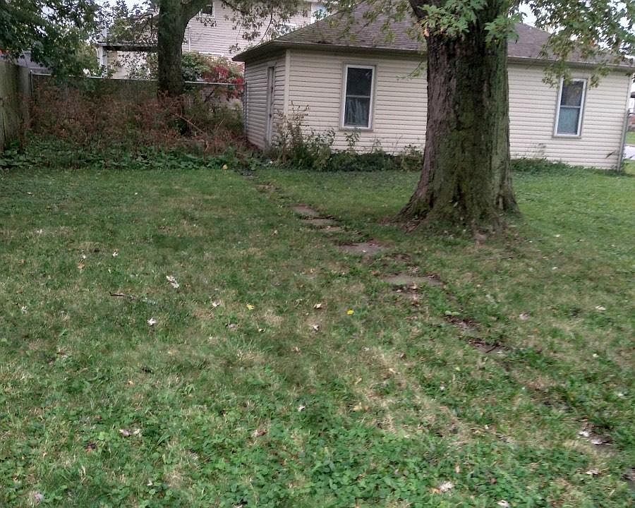 2nd image of 1155 W 9th St #A