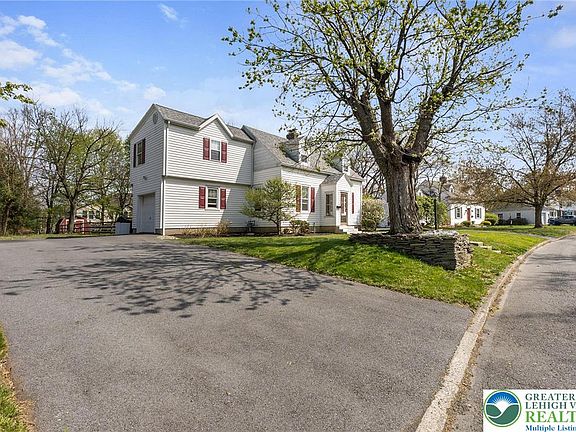4th image of 657 Beverly Dr