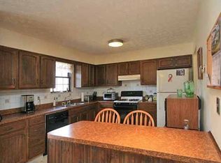 930 Wheatridge Dr, Troy, IL 62294