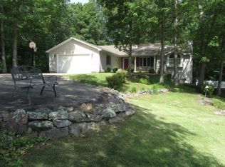 16590 N Briarwood Dr, Effingham, IL 62401