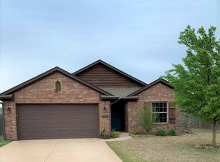 321 Stoneridge Dr, Moore, OK 73160