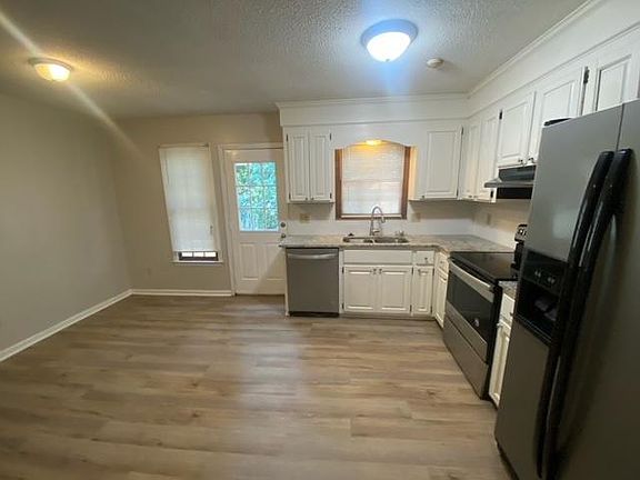 4th image of 113 Manorwood Ct Unit D
