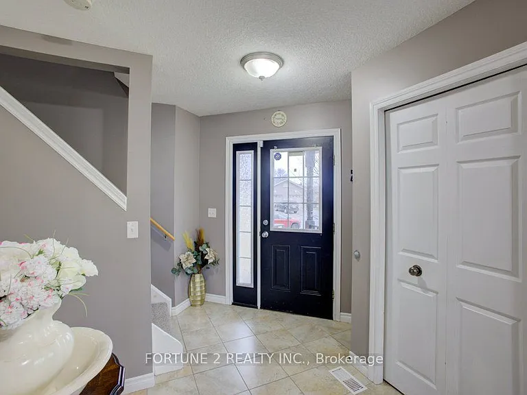455 Danby St E — Photo 5