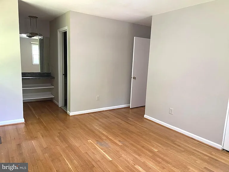 8523 Tysons Ct — Photo 13