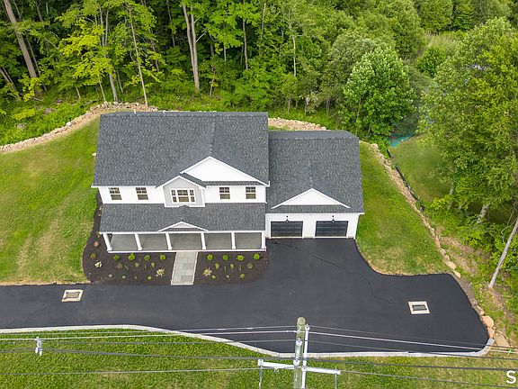 3rd image of 1427 Monroe Turnpike
