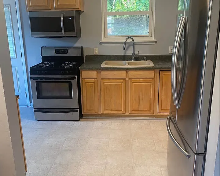 2021 Waters Dr — Photo 5