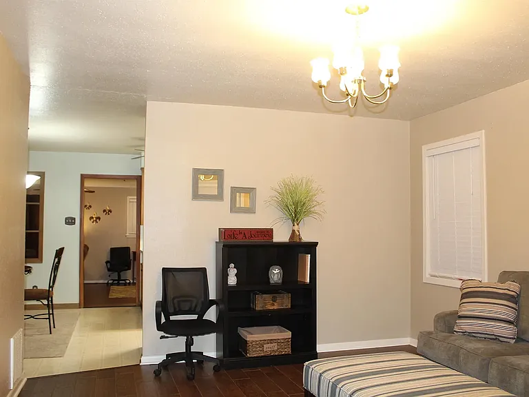 205 Fairway Dr — Photo 4