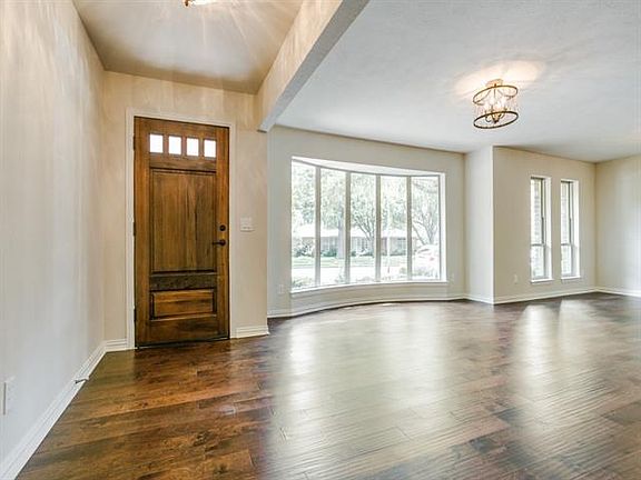 3rd image of 2721 Northcrest Dr