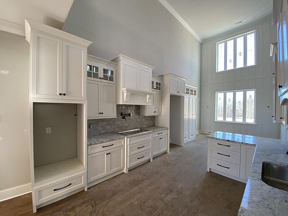 5th image of 1785 Breeze Dr