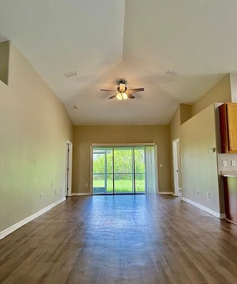 4035 Langdrum Dr — Photo 2