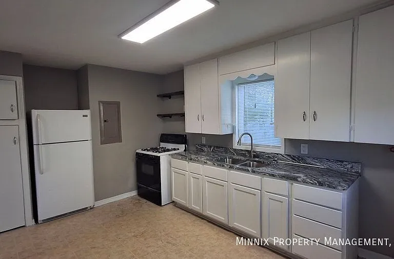 2608 6th Ave — Photo 8