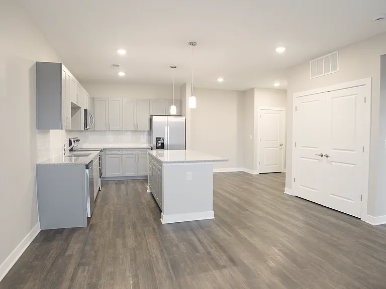 Founders Pointe Apartments — Photo 33