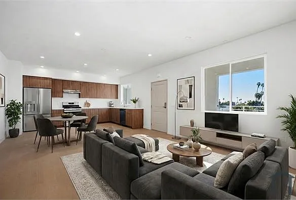3 bed, 1700 sqft, $4,200 — Photo 2