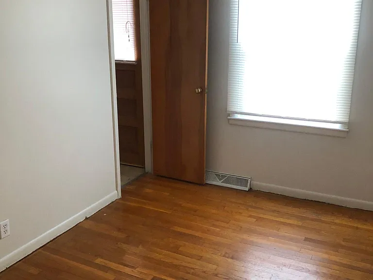 1249 Eastern Pl NE — Photo 13