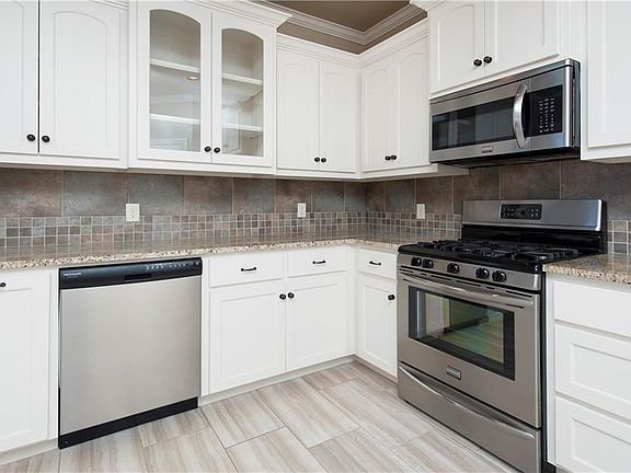 5th image of 9021 NW 84th St