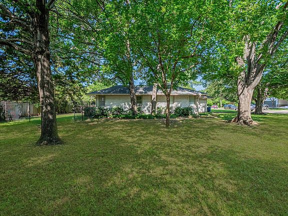 4th image of 3946 Cortez Dr