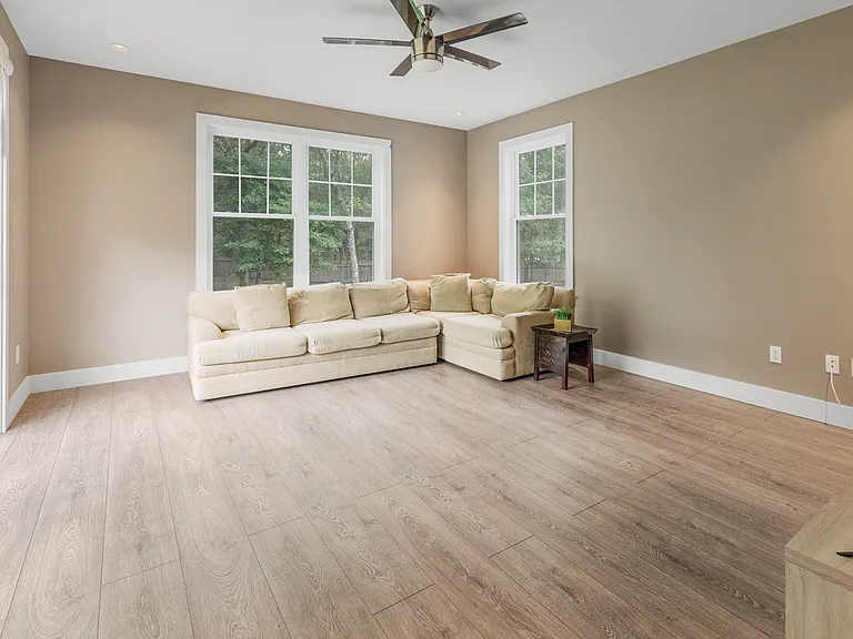 32 Fairway Dr — Photo 13